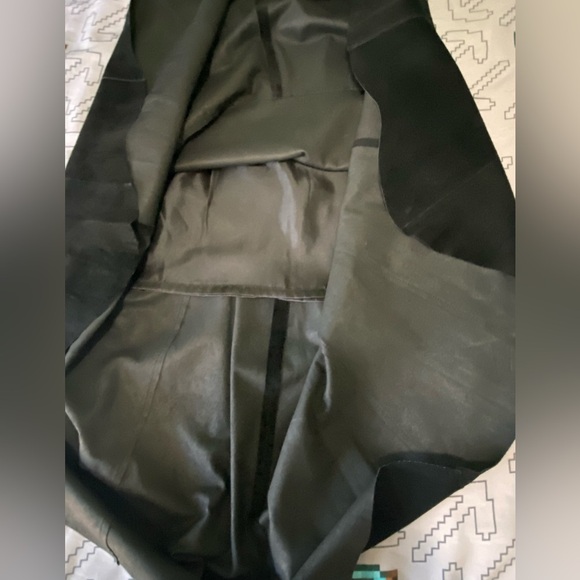 Cabi suede leather black skirt, size 8 - Picture 8 of 11